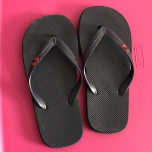 Abercrombie men’s flip flops size large